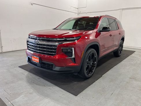 New 2026 Chevrolet Traverse LT w/ Driver Confidence Package AWD/4WD image 3