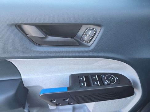 New 2025 Ford Maverick XLT image 12