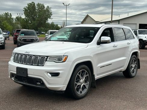 Used 2019 Jeep Grand Cherokee Overland AWD/4WD image 4