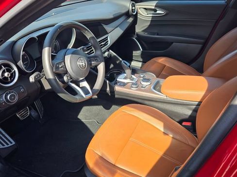 Used 2022 Alfa Romeo Giulia Ti RWD image 10