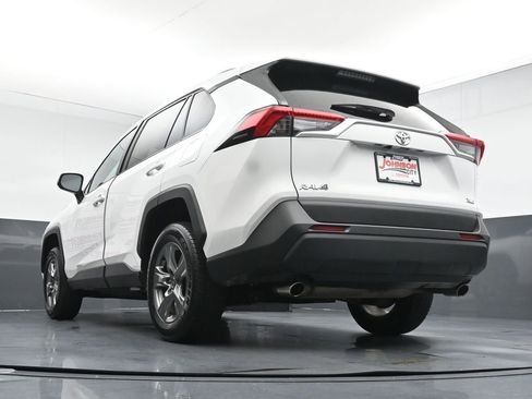 Used 2024 Toyota RAV4 XLE FWD image 36
