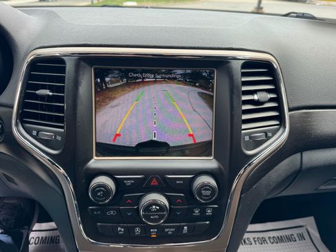 Used 2016 Jeep Grand Cherokee Laredo w/ Quick Order Package 23E image 21