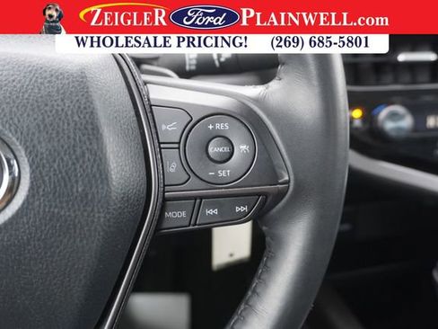 Used 2024 Toyota Camry SE image 19