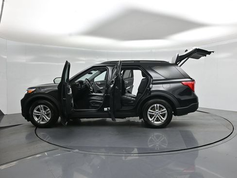 Certified 2023 Ford Explorer XLT w/ Equipment Group 202A RWD image 34