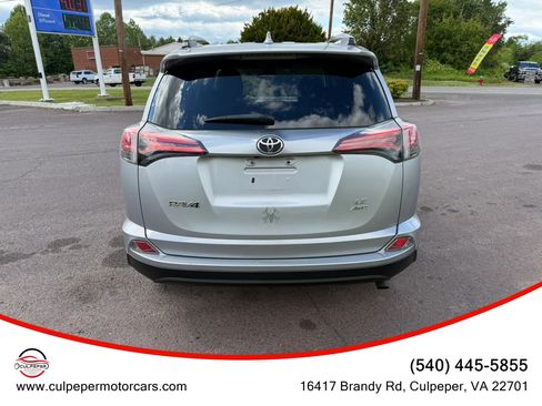 Used 2017 Toyota RAV4 LE AWD/4WD image 4