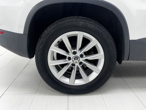 Used 2017 Volkswagen Tiguan S image 39