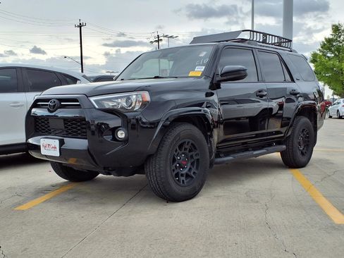 Used 2021 Toyota 4Runner SR5 image 1