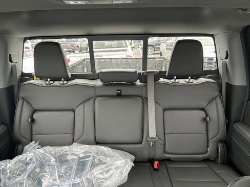 New 2026 GMC Sierra 2500 Denali w/ Denali Reserve Package image 17