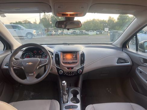 Used 2017 Chevrolet Cruze Premier w/ RS Package image 8