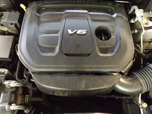 Used 2017 Jeep Grand Cherokee Altitude AWD/4WD image 30
