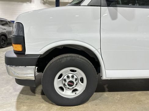 Used 2024 GMC Savana 2500 w/ Driver Convenience Package image 17