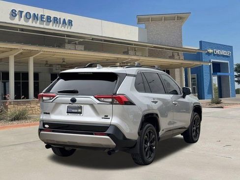 Used 2024 Toyota RAV4 SE image 5