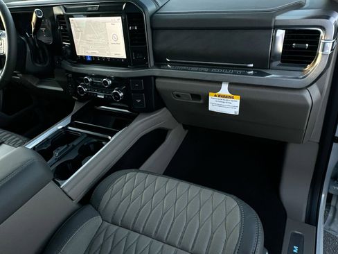 New 2026 Ford F450 Platinum w/ Platinum Plus Package image 39