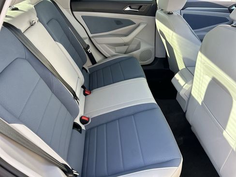New 2026 Volkswagen Jetta SE FWD image 9