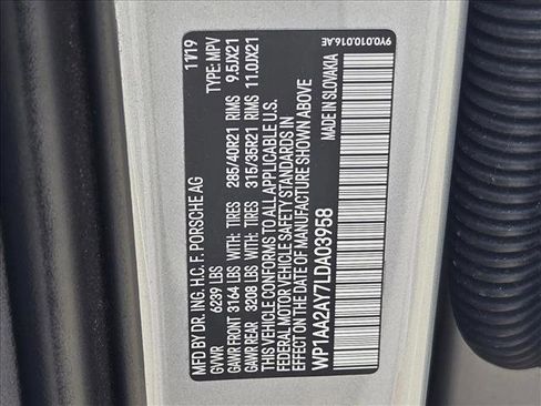 Used 2020 Porsche Cayenne image 26