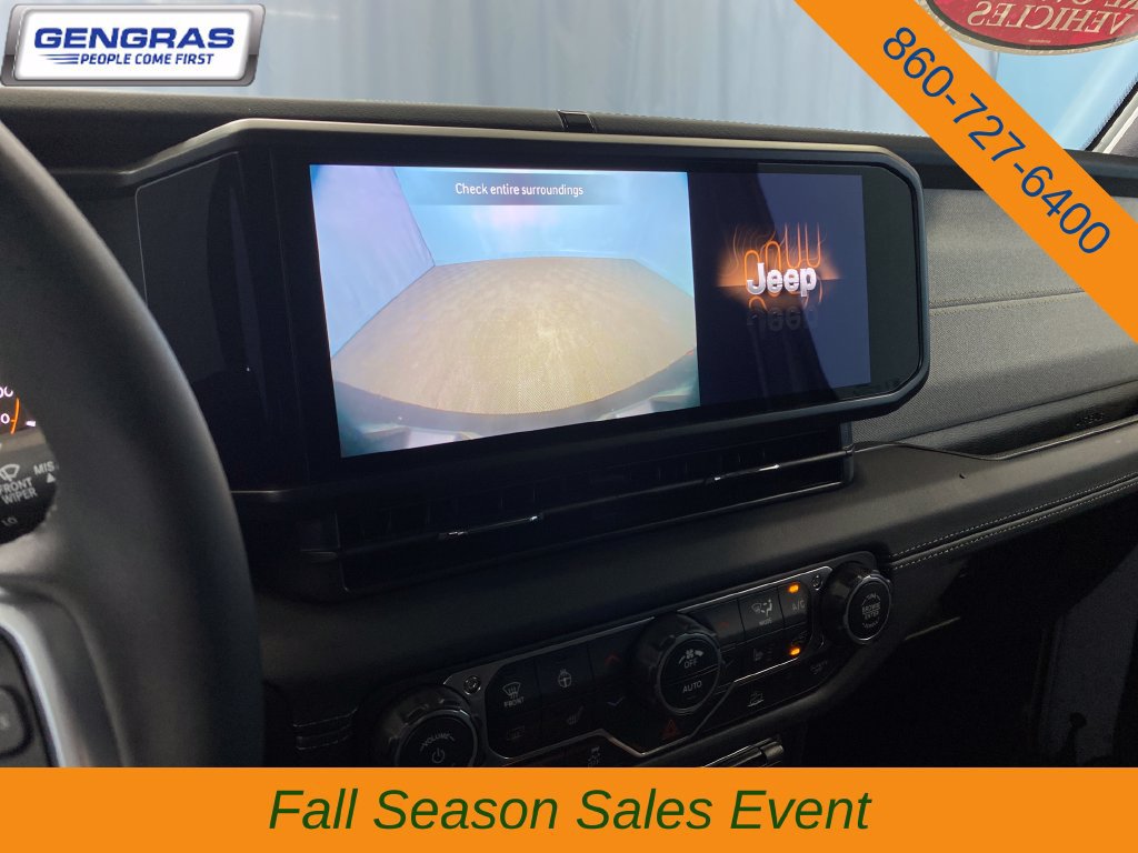 Used 2026 Jeep Wrangler Unlimited Sahara AWD/4WD image 18