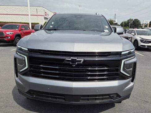 Used 2025 Chevrolet Suburban RST w/ Comfort Package AWD/4WD image 2