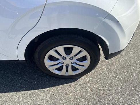 Used 2023 Kia Soul LX image 14