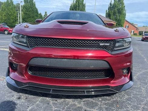 Used 2018 Dodge Charger R/T RWD image 3