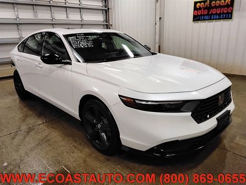 Used 2025 Honda Accord Sport image 1
