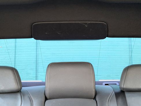 Used 2018 BMW 740i image 28