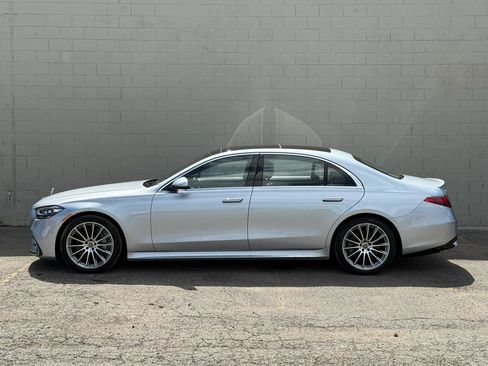 Used 2021 Mercedes-Benz S 580 4MATIC Sedan w/ AMG Line image 4