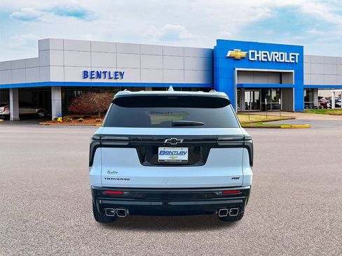 New 2026 Chevrolet Traverse RS w/ LPO, Floor Liner Package image 4