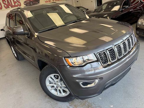 Used 2020 Jeep Grand Cherokee Laredo RWD image 8