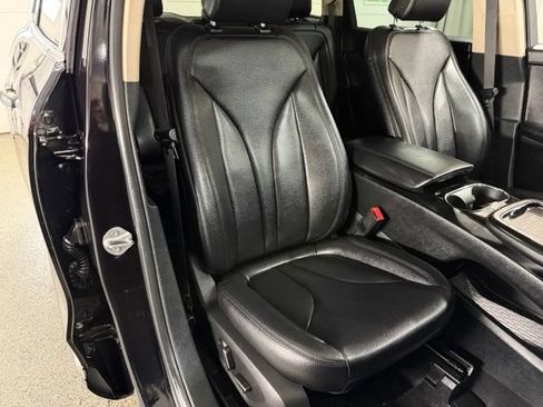 Used 2023 Lincoln Nautilus AWD w/ Premium Package image 24