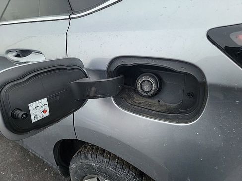 Used 2022 Ford Edge Titanium image 28