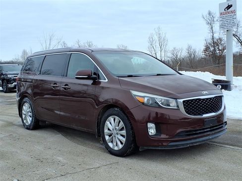 Used 2016 Kia Sedona EX image 3