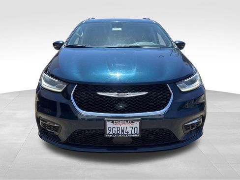 Used 2022 Chrysler Pacifica Touring-L AWD/4WD image 8