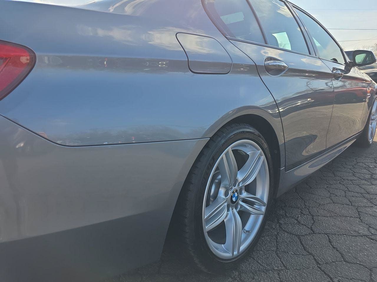 Used 2015 BMW 550i xDrive Sedan AWD/4WD image 34
