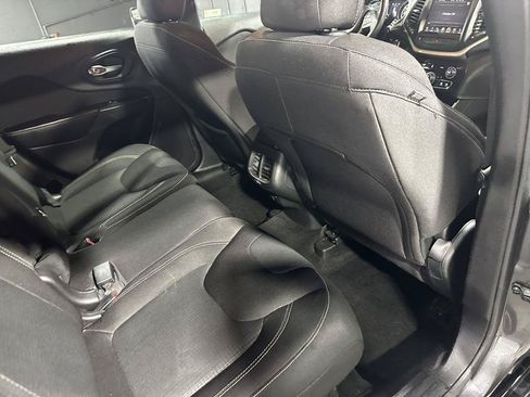 Used 2015 Jeep Cherokee Latitude FWD image 37