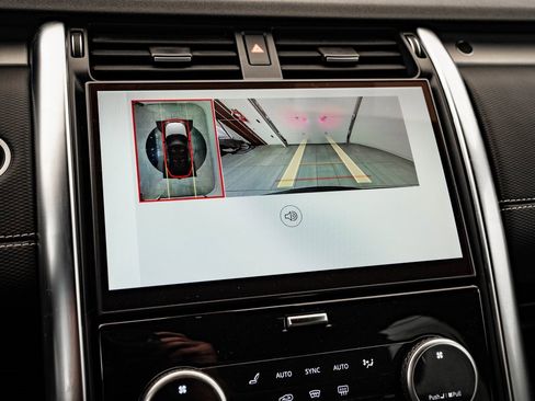 Used 2023 Land Rover Discovery S R-Dynamic image 36