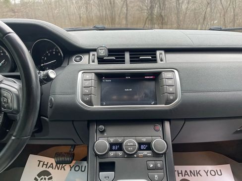 Used 2019 Land Rover Range Rover Evoque image 11