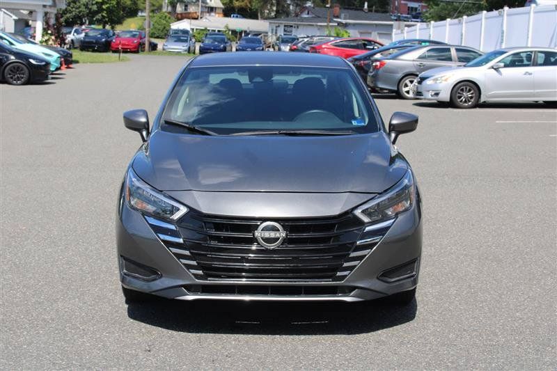 Used 2025 Nissan Versa SV FWD image 3
