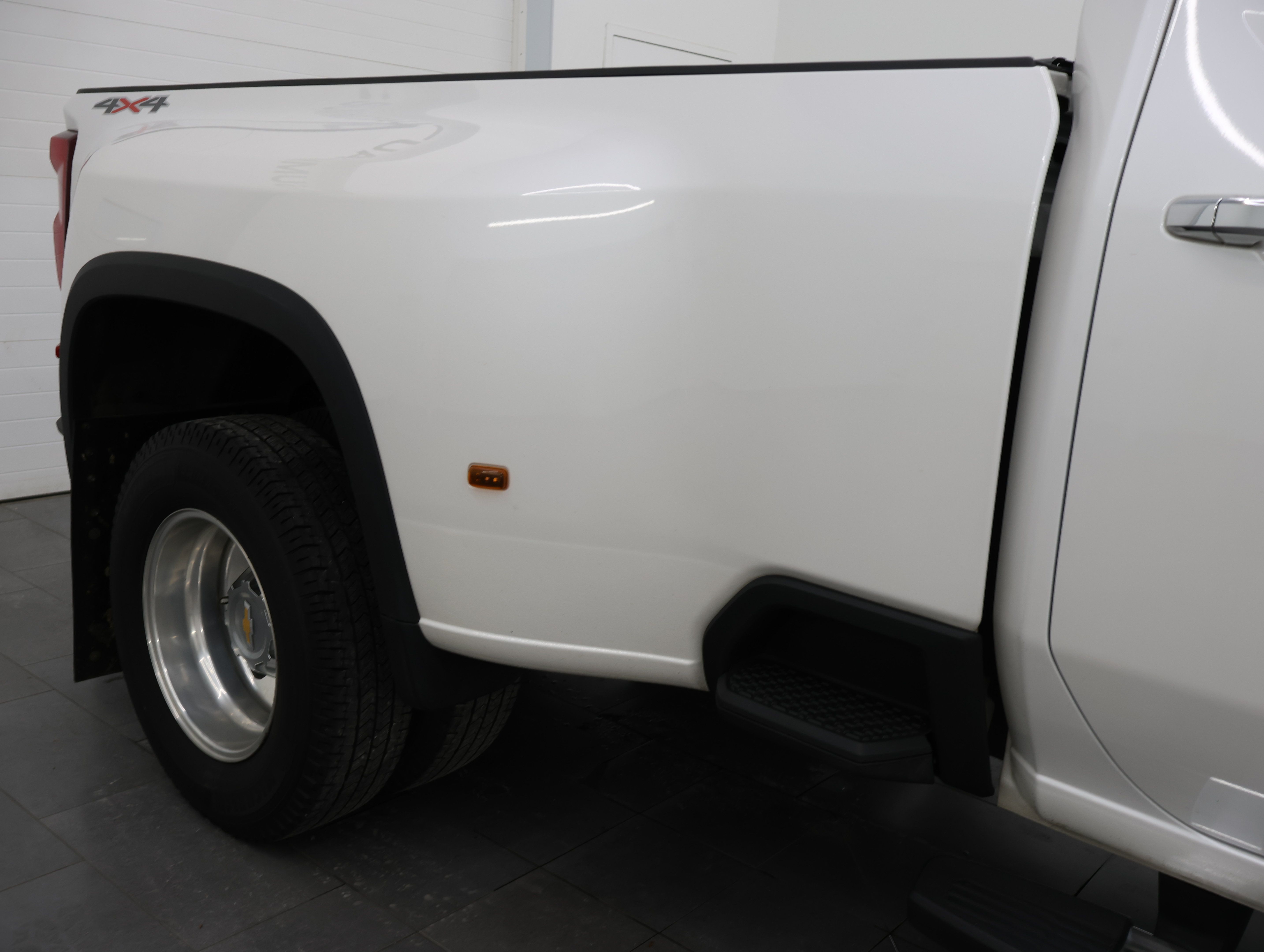 Used 2024 Chevrolet Silverado 3500 LTZ w/ LTZ Convenience Package AWD/4WD image 26