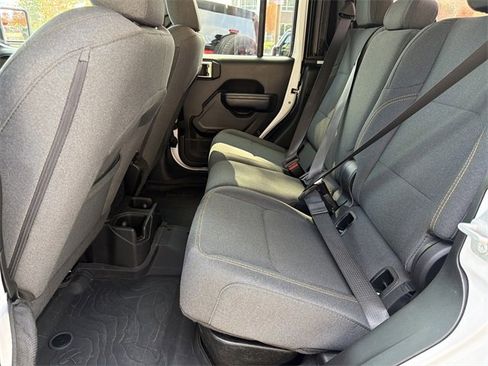 Used 2024 Jeep Gladiator Sport image 21