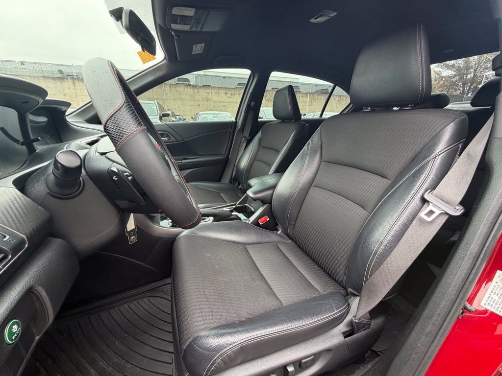 Used 2017 Honda Accord Sport image 5
