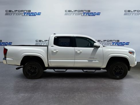 Used 2018 Toyota Tacoma SR5 RWD image 4