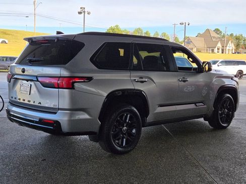 Used 2024 Toyota Sequoia Platinum image 6