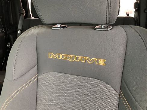 Used 2023 Jeep Gladiator Mojave image 12