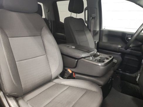 Used 2024 Chevrolet Silverado 1500 Custom Trail Boss w/ Turbomax Blackout Package AWD/4WD image 9