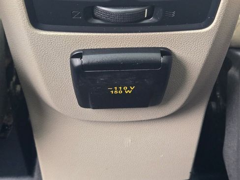 Used 2017 Ford Escape Titanium w/ Equipment Group 301A image 18