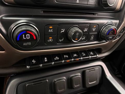 Used 2018 GMC Sierra 1500 Denali RWD image 28