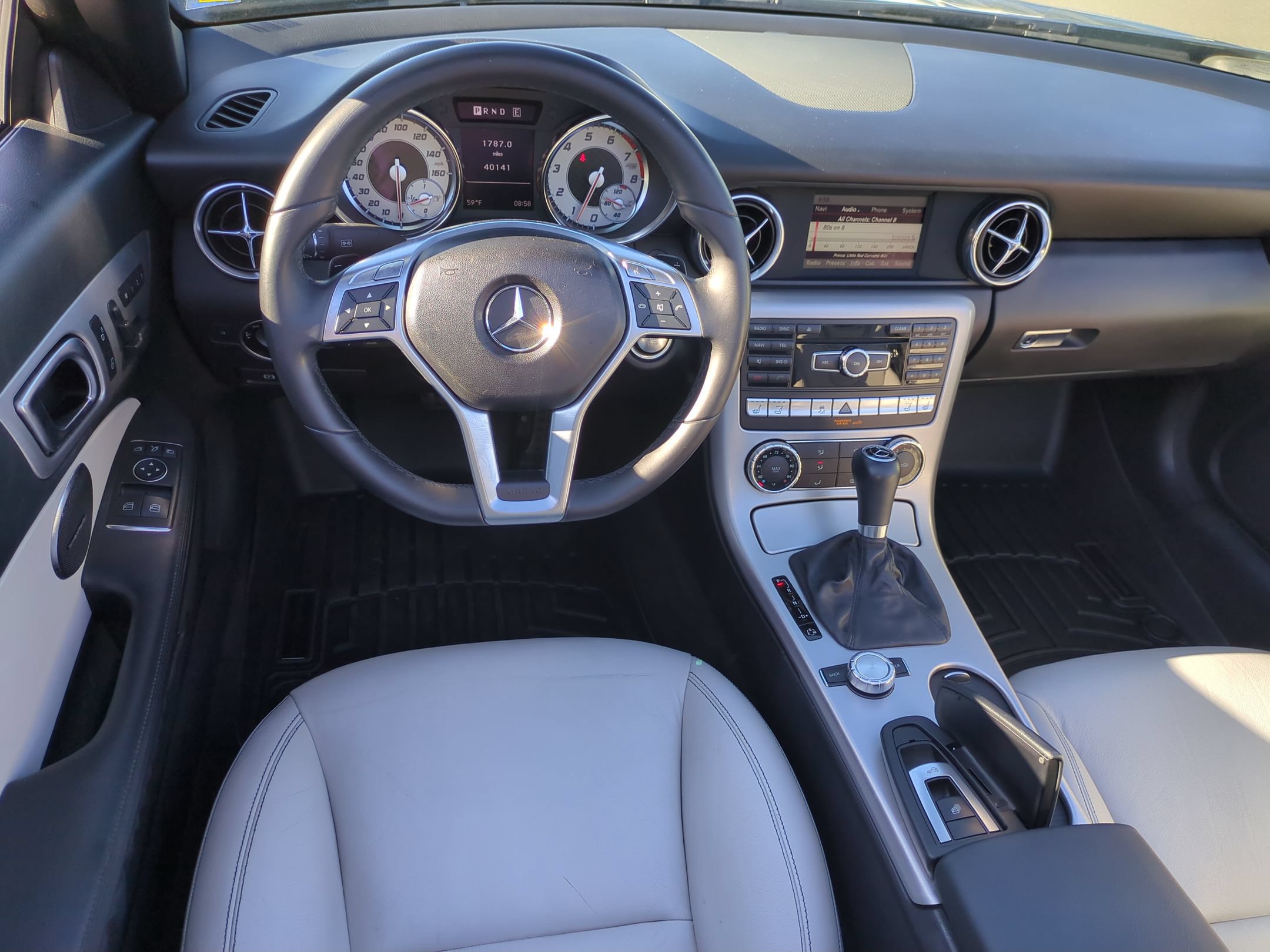 Used 2013 Mercedes-Benz SLK 250 image 29