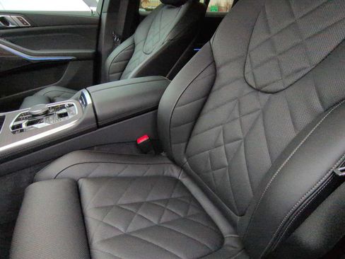 Used 2026 BMW X5 xDrive50e w/ M Sport Package AWD/4WD image 17