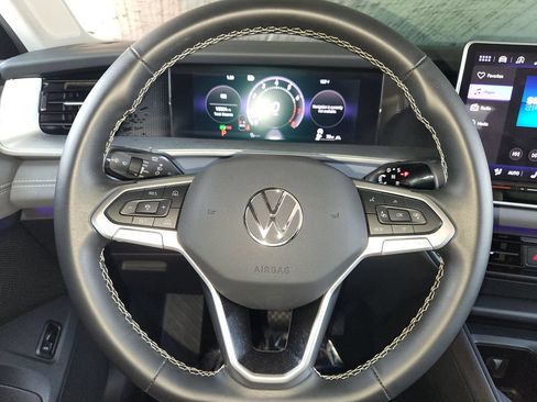 Used 2026 Volkswagen Tiguan SE AWD/4WD image 23