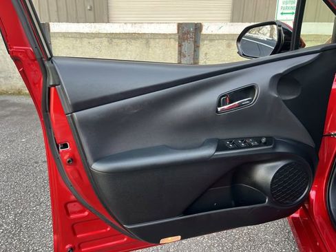 Used 2017 Toyota Prius Four Touring image 10